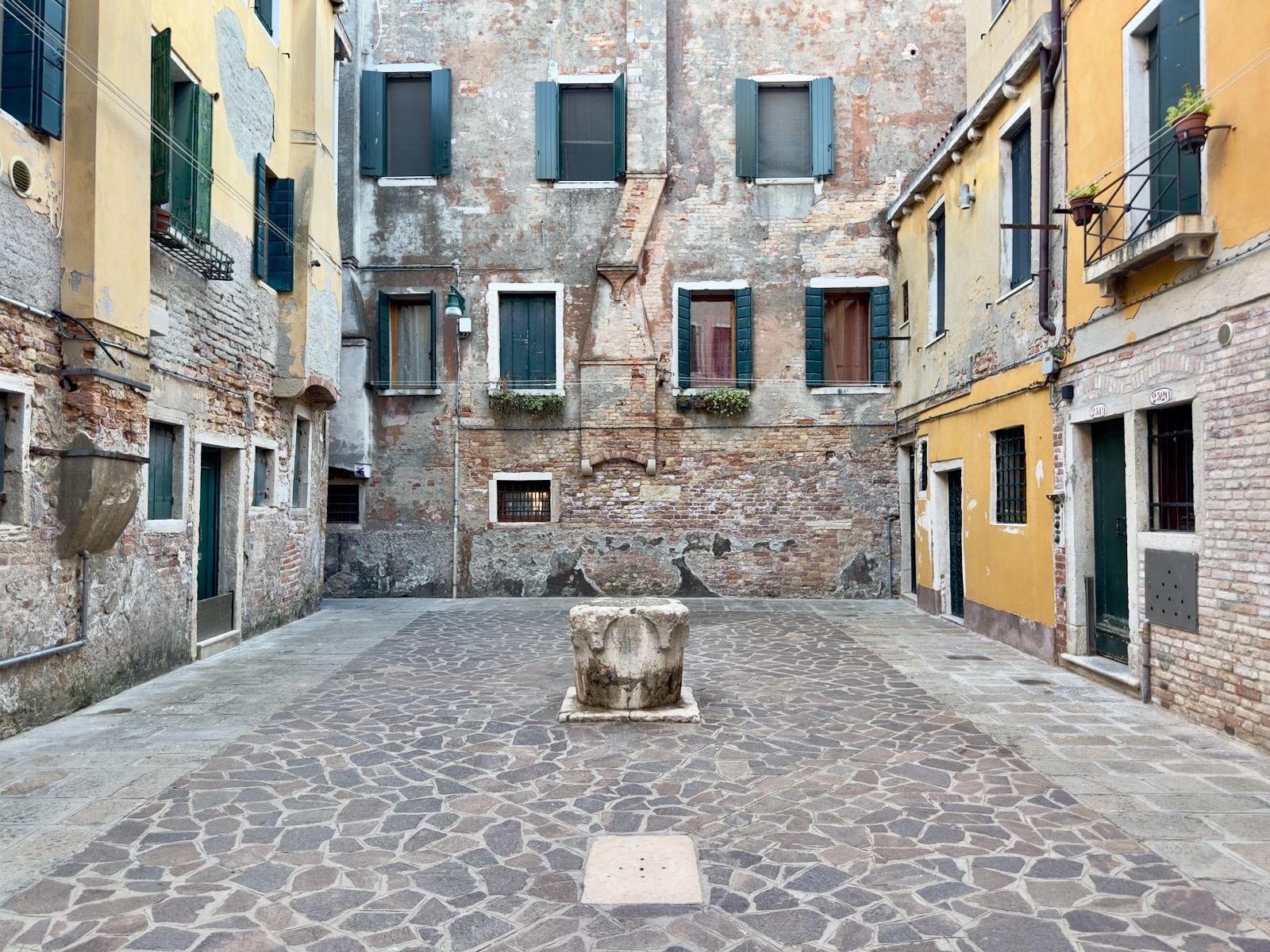 CORTI NASCOSTE A CASTELLO